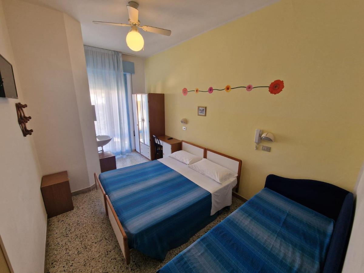 Hotel Clara Rimini Exterior foto